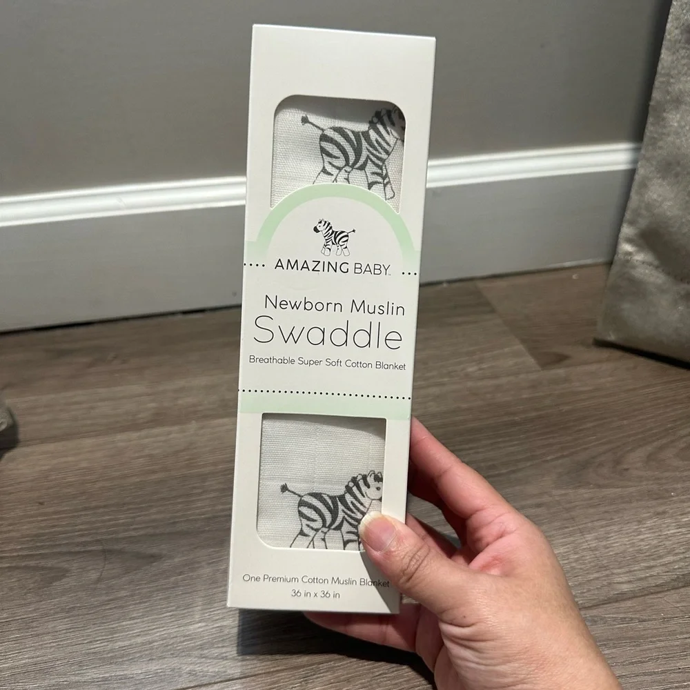 Amazing Baby Newborn Muslin Swaddle - Zebra Print White